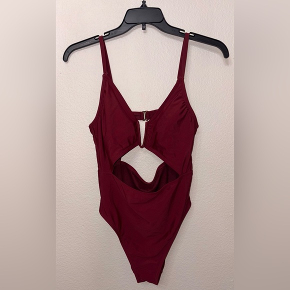 Source Unknown Other - Burgundy Cut Out One Piece Swimsuit Deep V Monokini Size Large